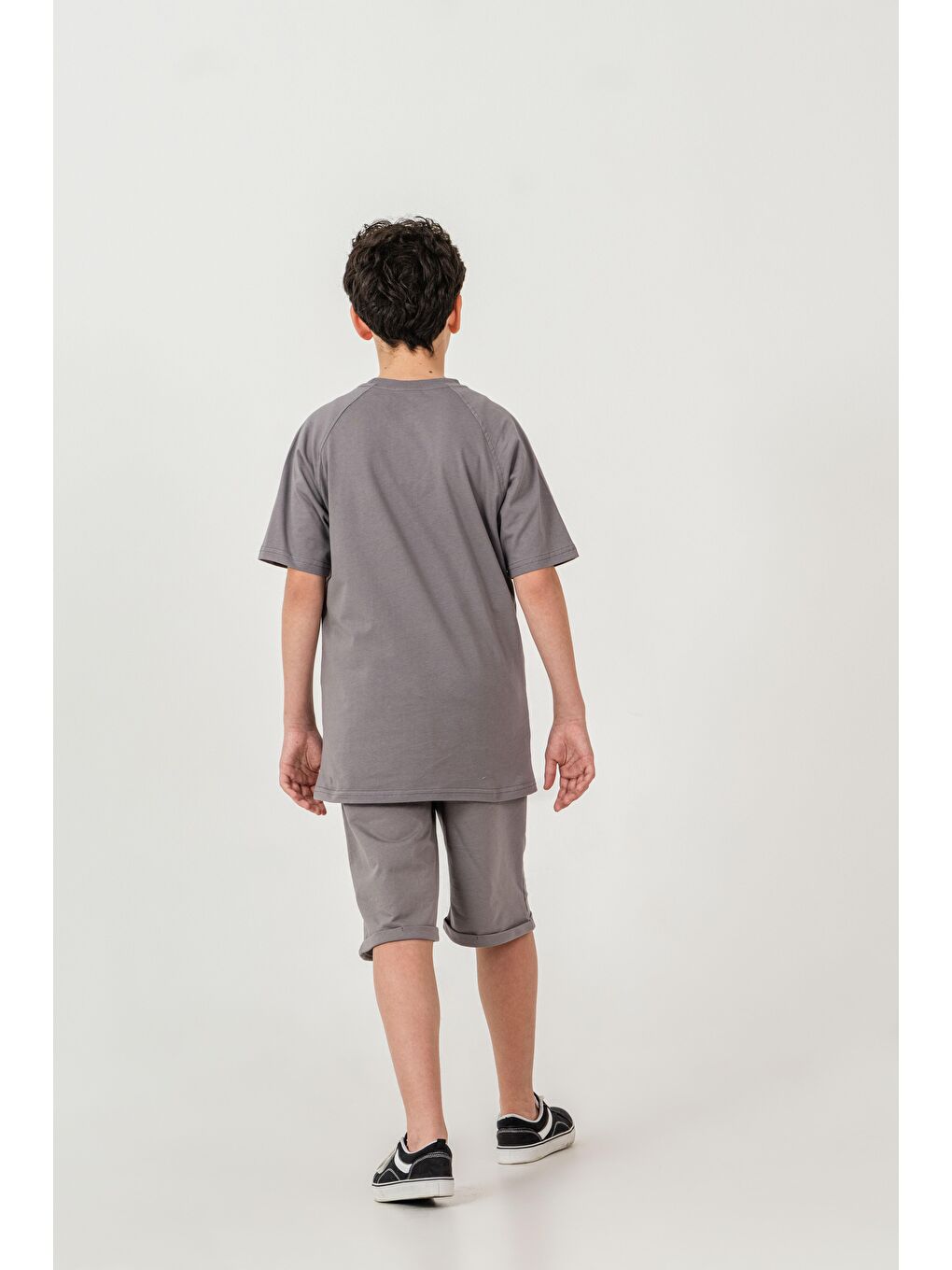 Gri Üst Ön Orta Yelken Baskılı Alt Sol Bacak Baskılı Erkek Çocuk Şort - Tişört Takımı-3