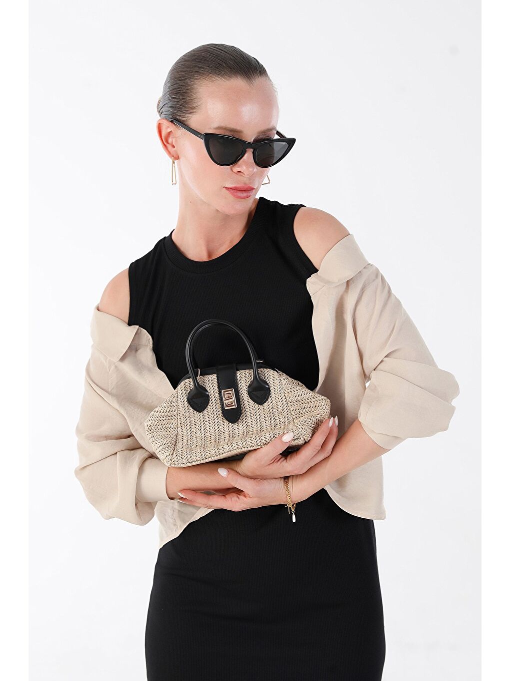 Bej Basic Gömlek Detaylı Yırtmaçlı Elbise-1