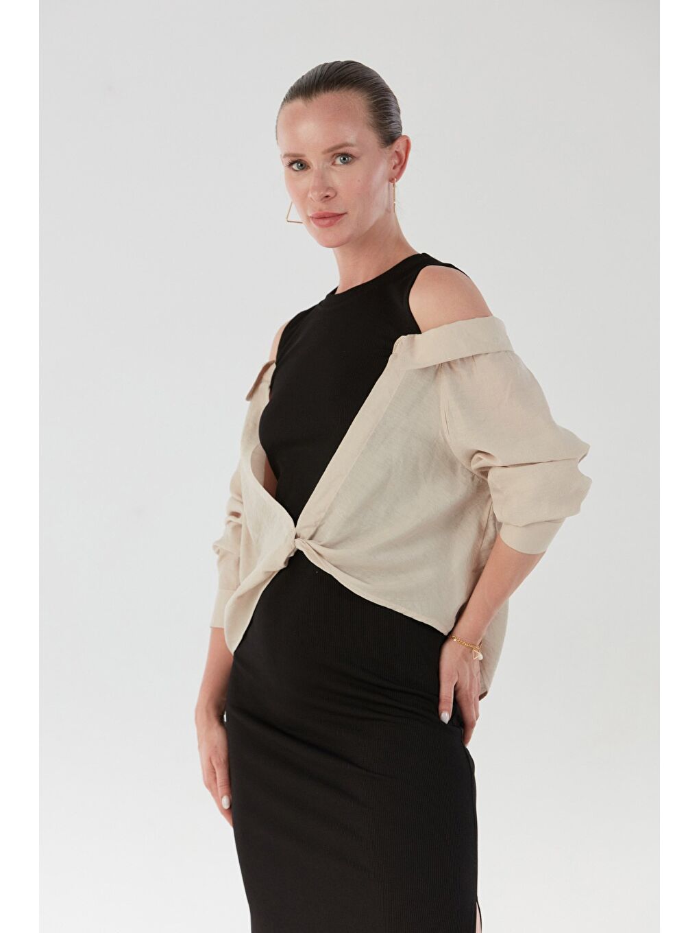 Bej Basic Gömlek Detaylı Yırtmaçlı Elbise-3