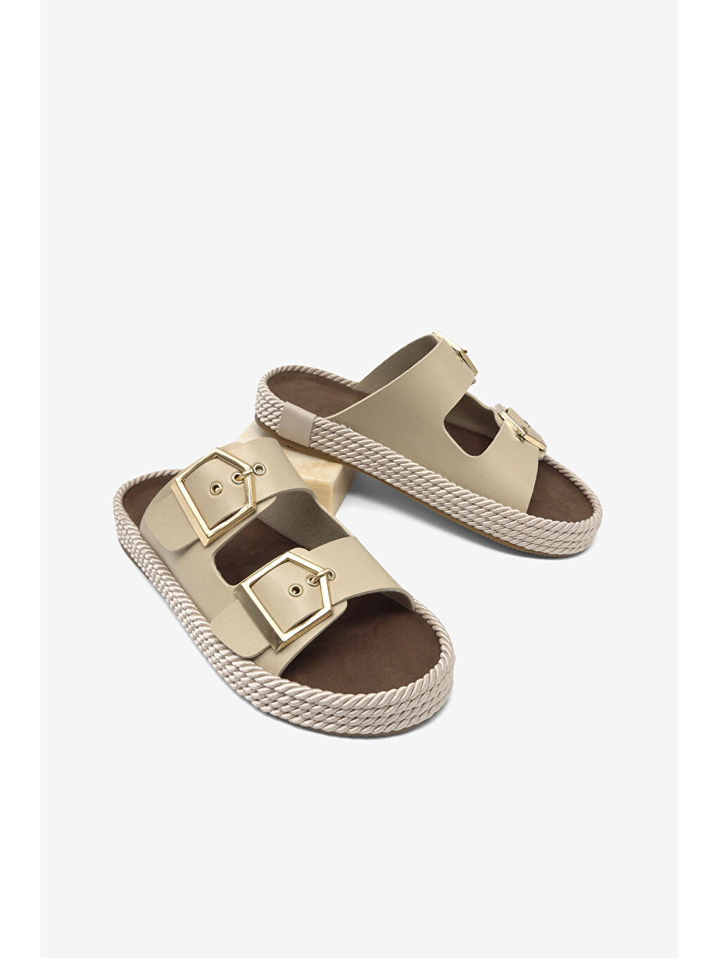 Kadın Bej Rahat Kalıp Hazır Taban Tokalı Terlik-2