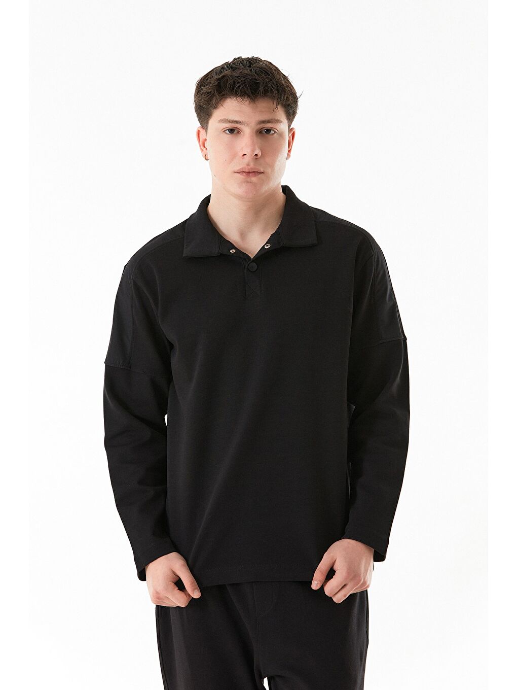 Siyah Basic Gömlek Yaka Düğmeli Sweatshirt