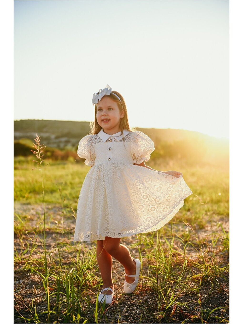 Ekru Dantel Detaylı Kabarık Kollu Kız Çocuk Özel Kısa Elbise_M2449-2