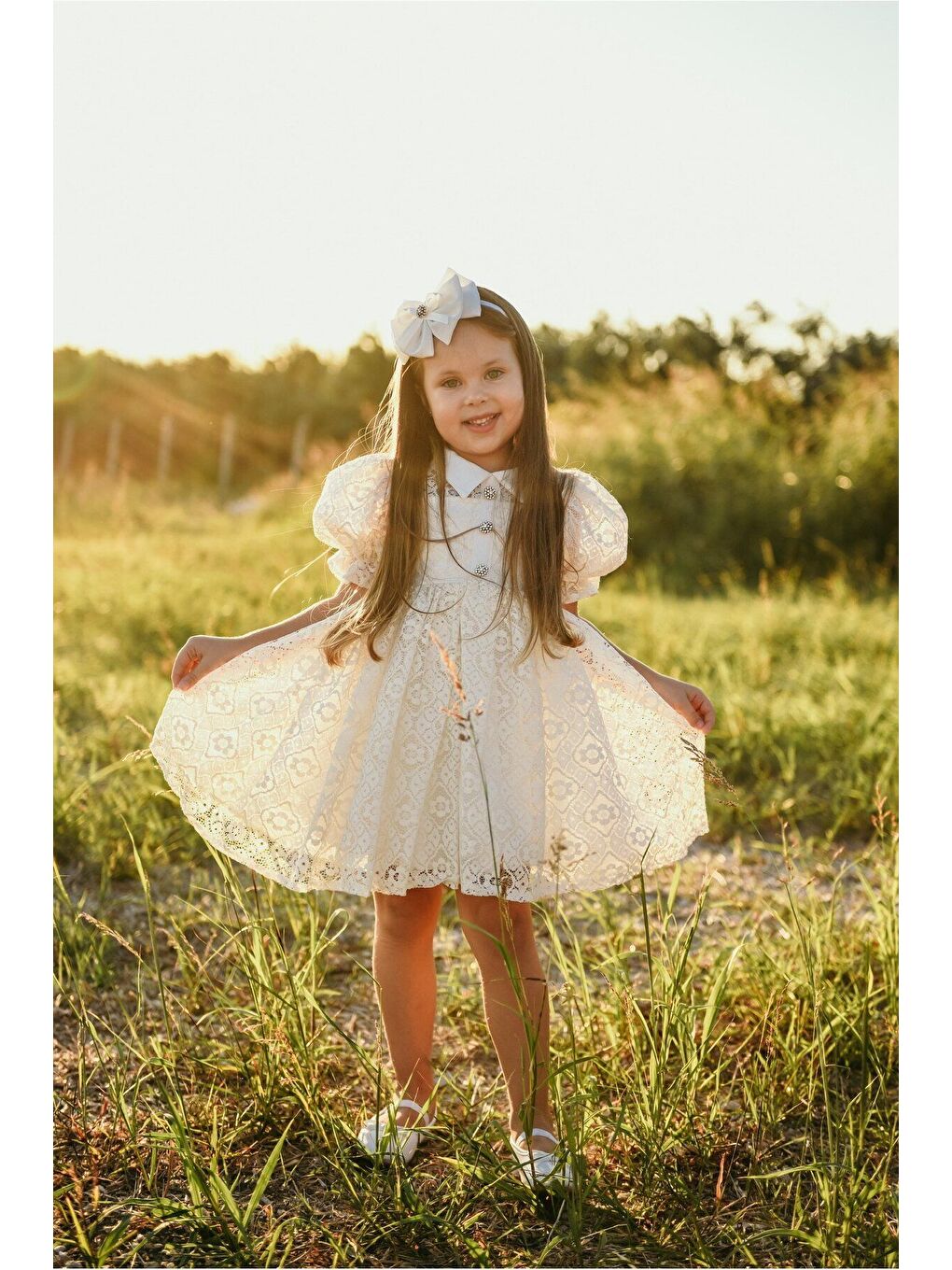 Ekru Dantel Detaylı Kabarık Kollu Kız Çocuk Özel Kısa Elbise_M2449-4