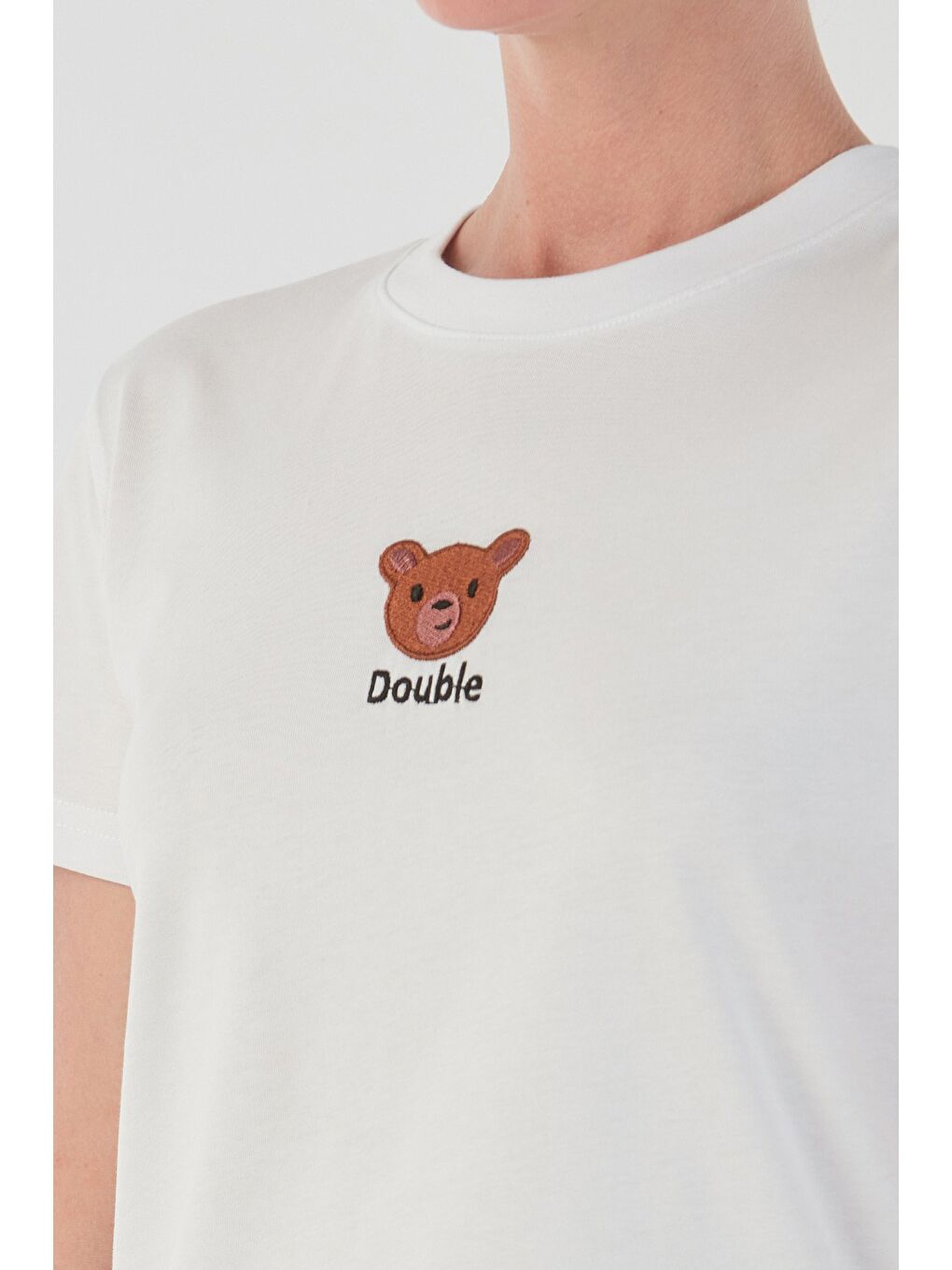 Beyaz Ayıcık Ve Yazı Nakışlı  Tişört-4