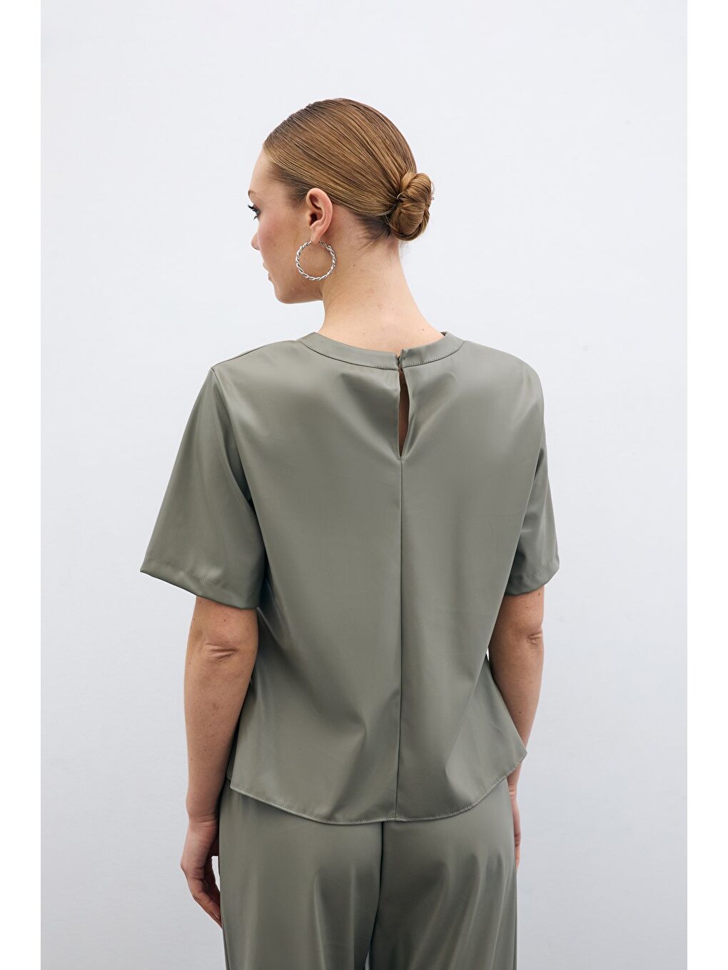 Kısa Kol Deri Bluz - Çağla Yeşili-2