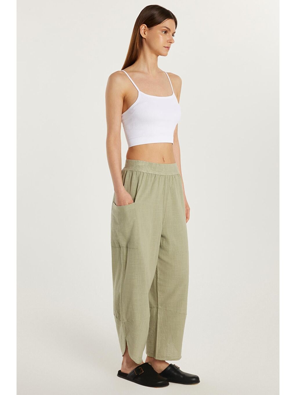 Kadın Relax Fit Rahat Kesim Beli Lastikli %100 Pamuk Bol Paça Haki Pantolon-3