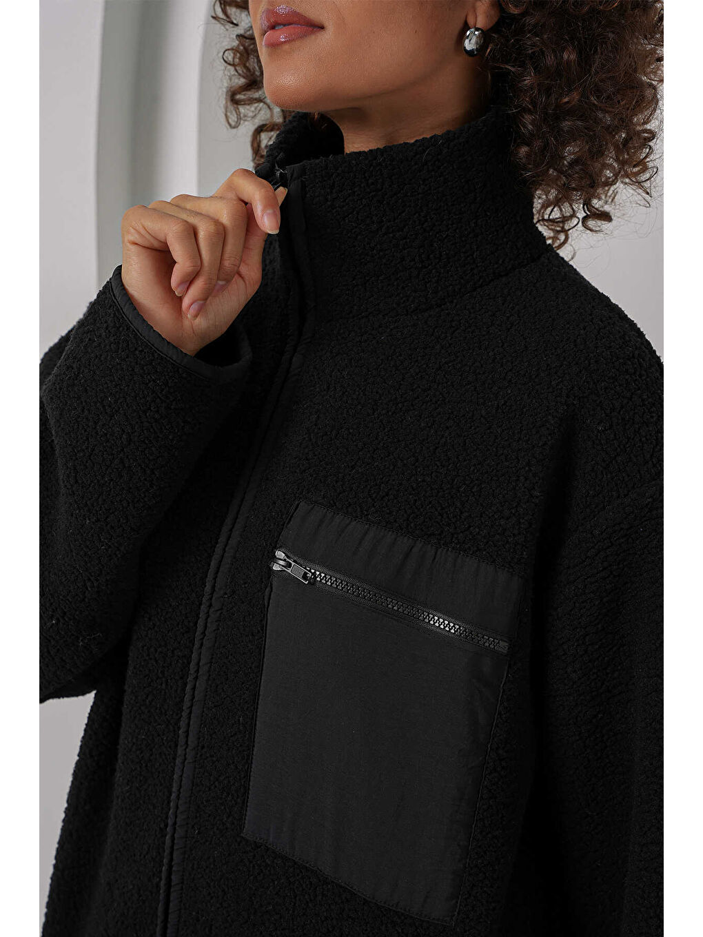Siyah Kadın Fermuarlı Oversize Pelüş Ceket 55446-3