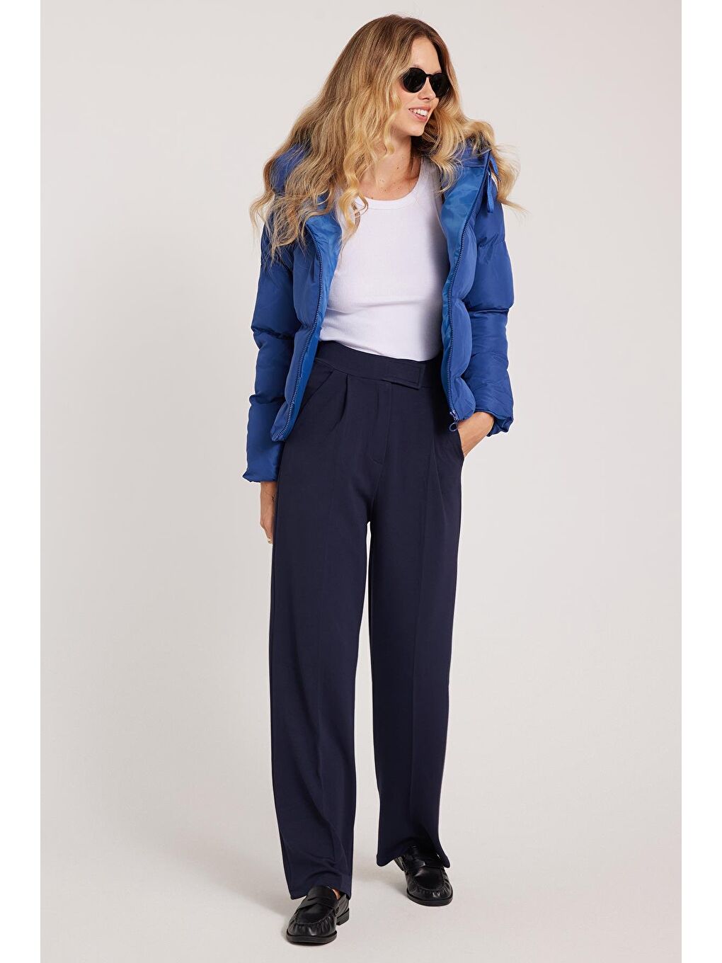 Kadın Regular Fit Klasik Kesim Cırt Kapamalı Geniş Paça Lacivert Pantolon-3