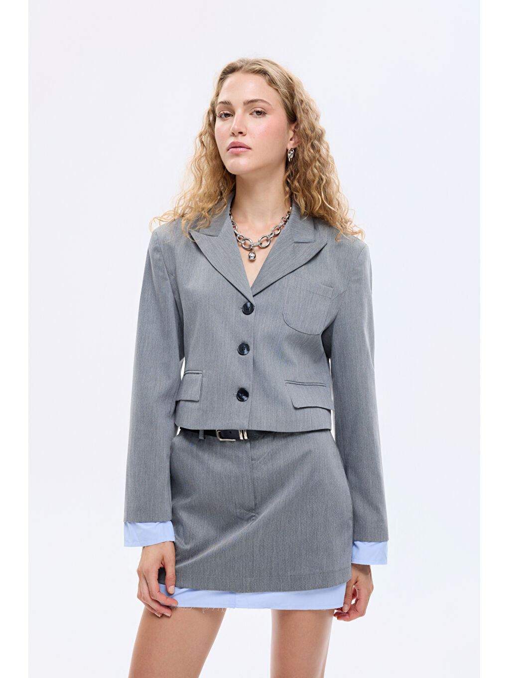 Kumaş Garnili Cep Detaylı Crop Blazer Ceket Gri-3