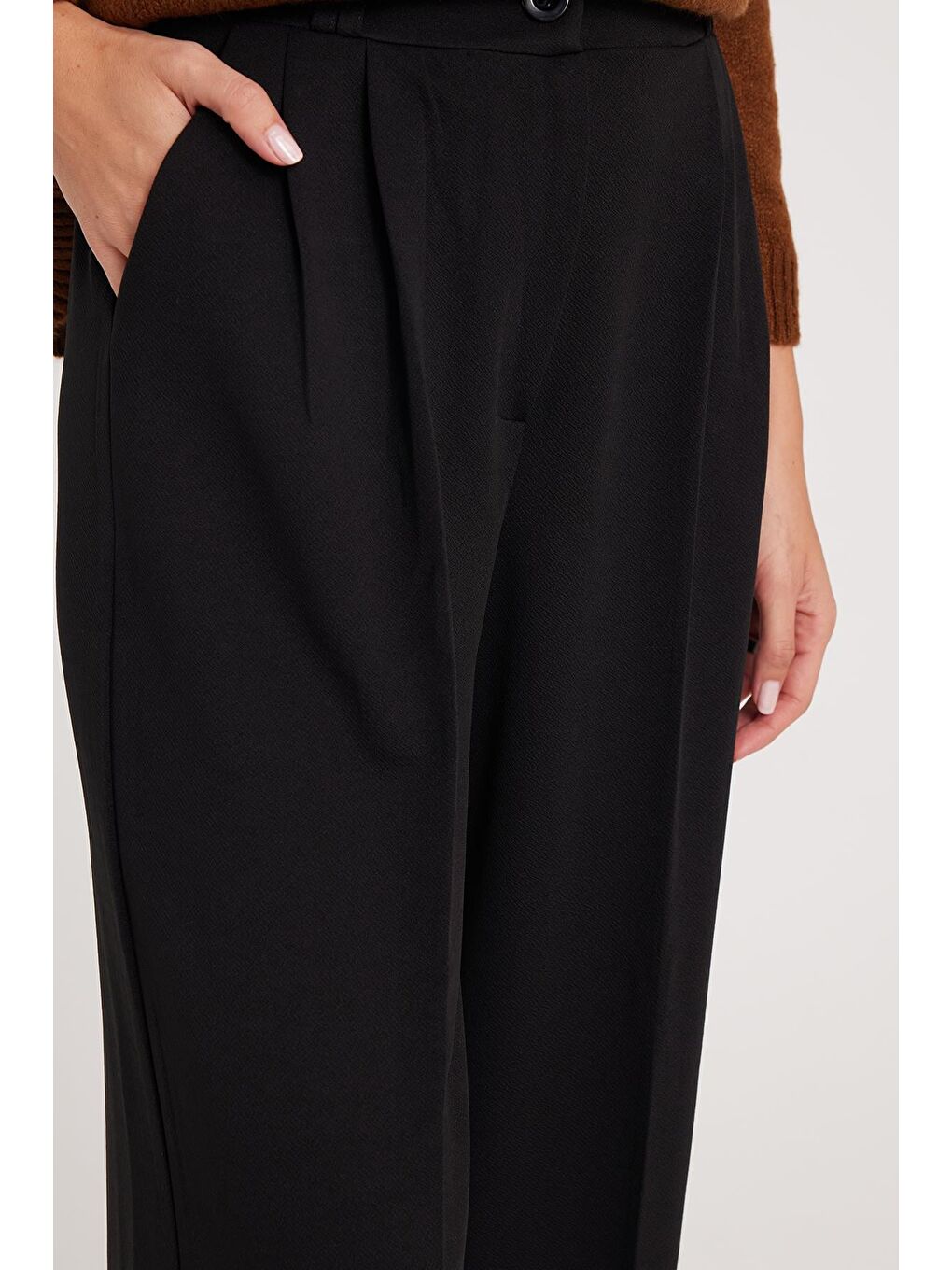 Kadın Regular Fit Klasik Kesim Yüksel Bel Geniş Paça Siyah Pantolon-2