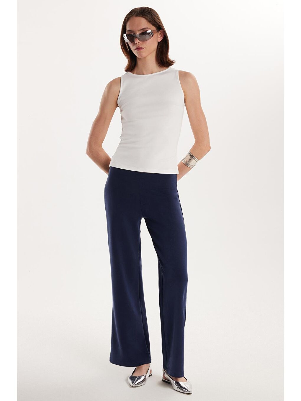 Kadın Relax Fit Rahat Kesim Lastikli Geniş Paça Modal Lacivert Pantolon-1