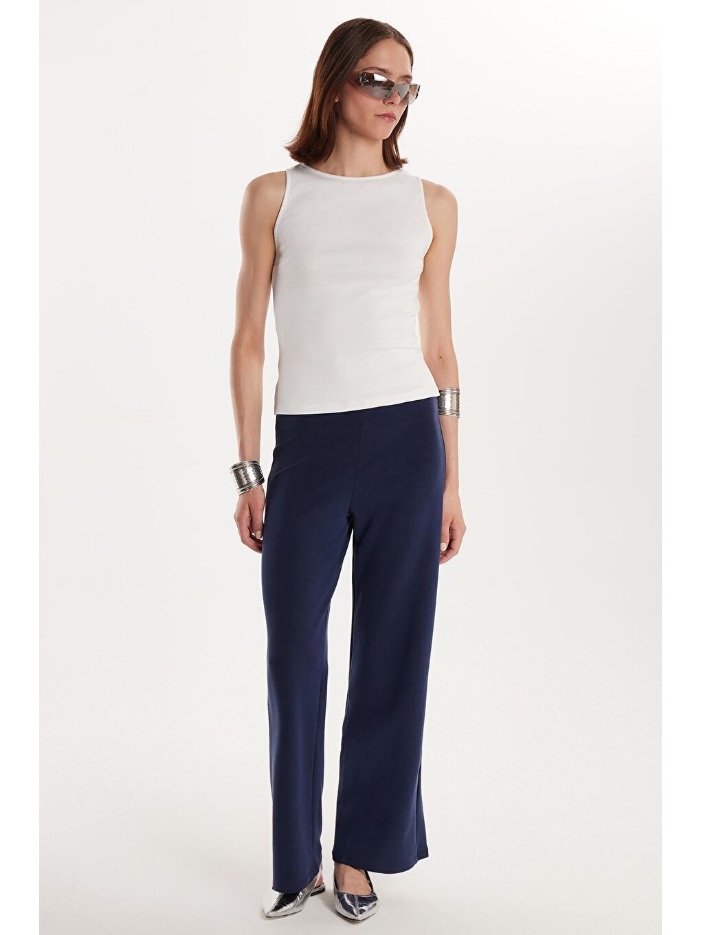 Kadın Relax Fit Rahat Kesim Lastikli Geniş Paça Modal Lacivert Pantolon-3