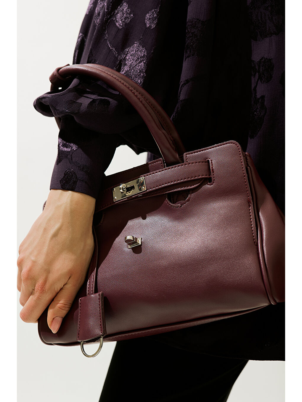 Kırmızı Arte Cepli Çanta Vişne-3