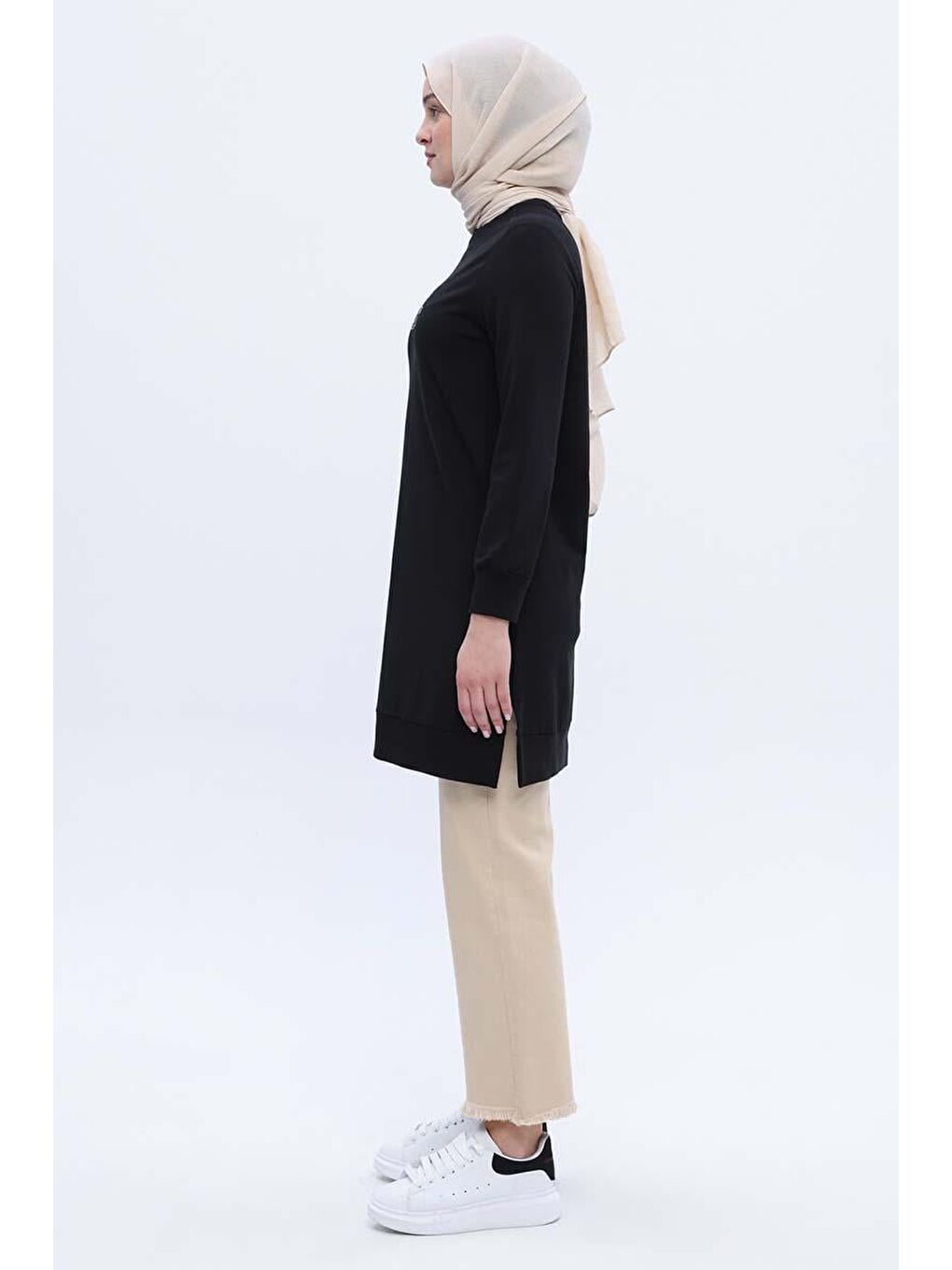 Siyah-Pamuklu Yandan Yırtmaçlı Nakışlı Sweat Tunik-2