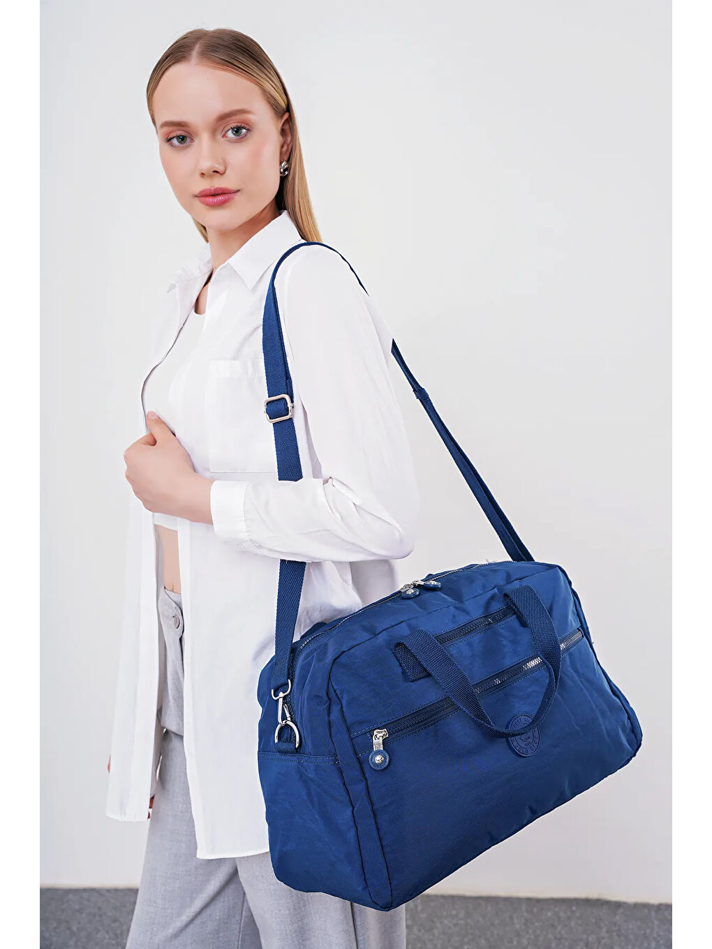 Lacivert Fermuar Detaylı El Çantası BHPC6011-5