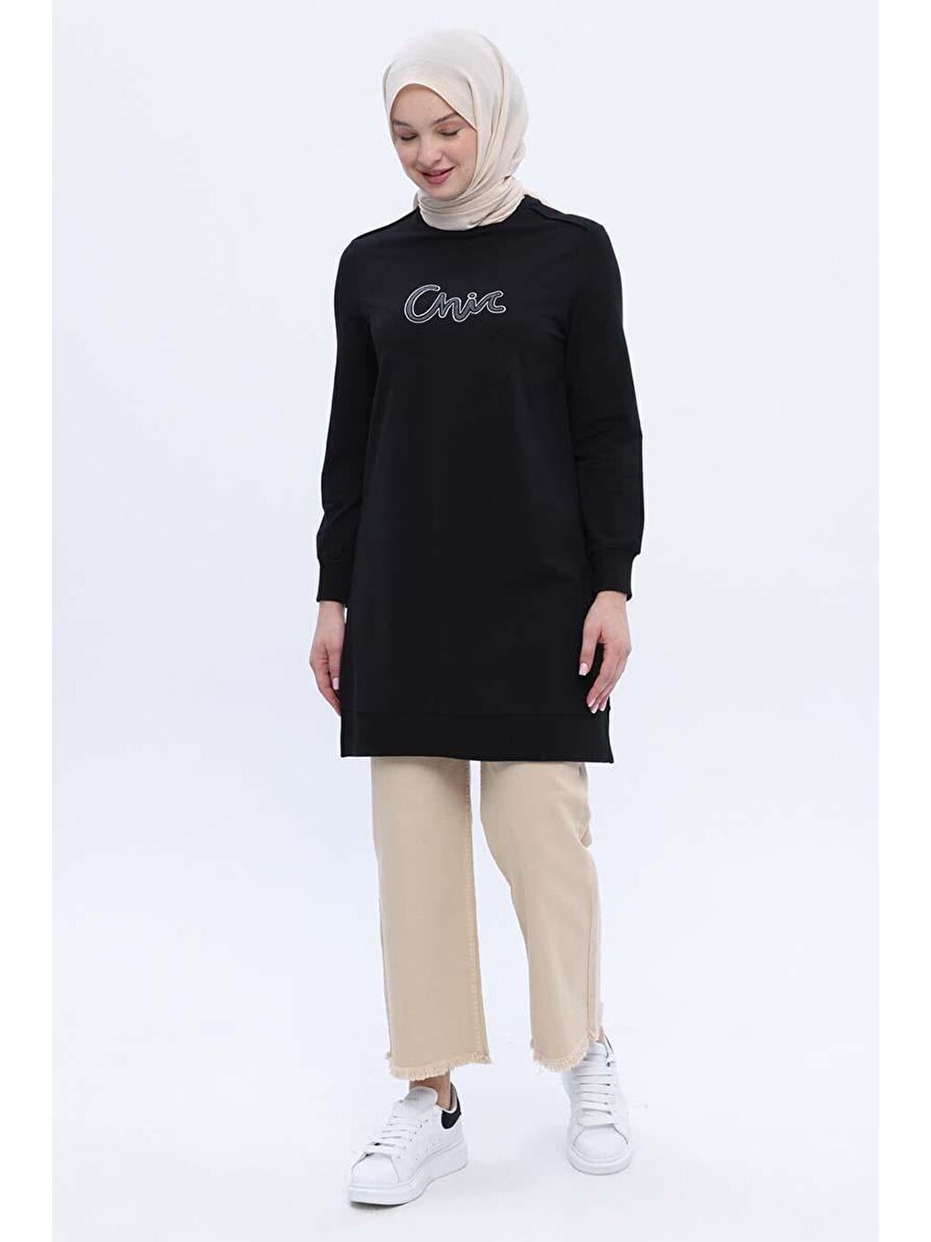 Siyah-Pamuklu Yandan Yırtmaçlı Nakışlı Sweat Tunik-4