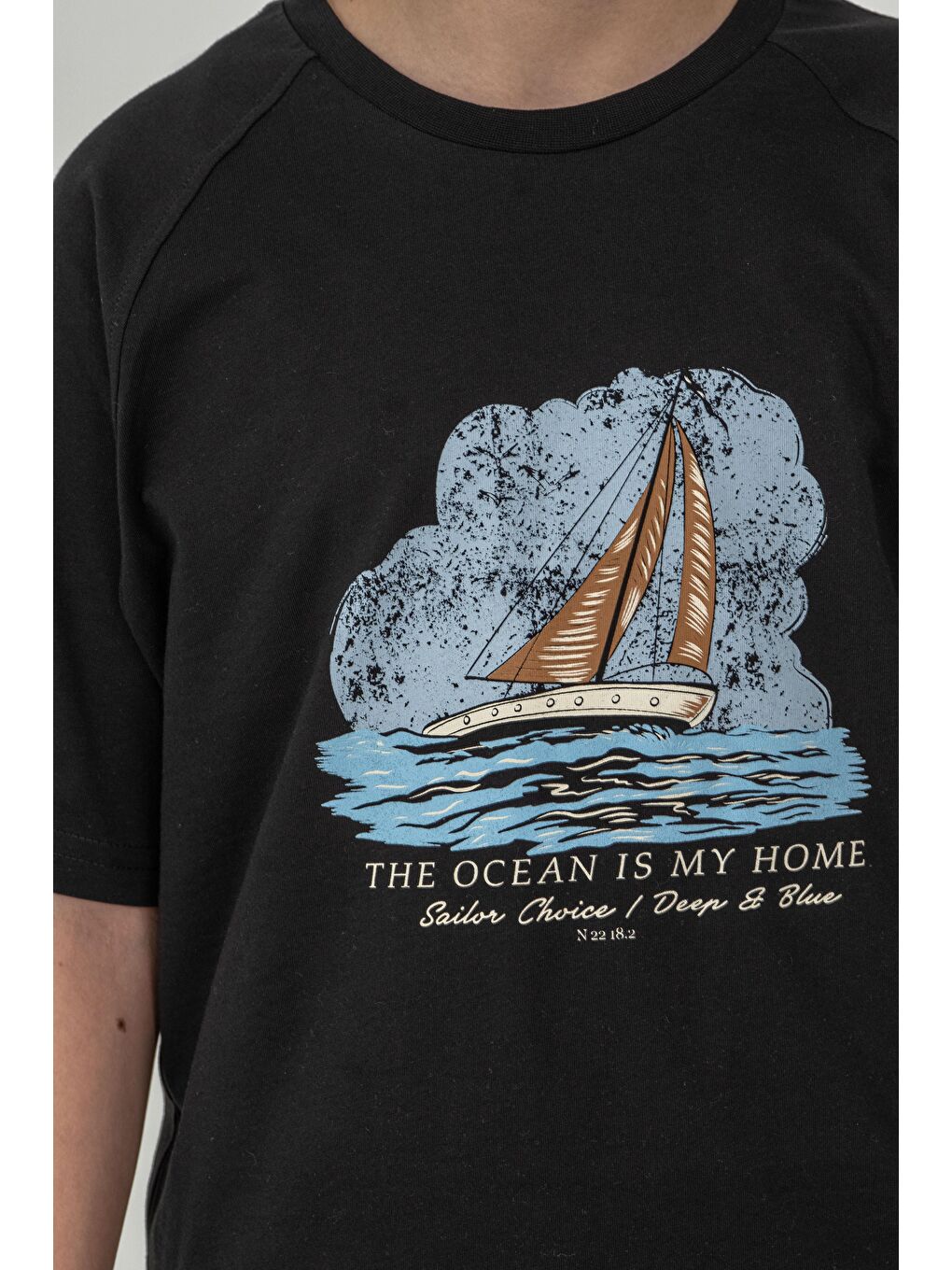 Siyah Üst Ön Orta Yelken Baskılı Alt Sol Bacak Baskılı Erkek Çocuk Şort - Tişört Takımı-3