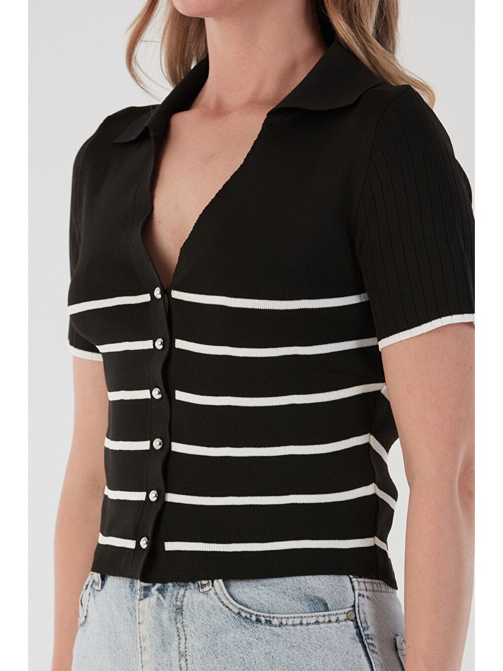Siyah Çizgili Düğmeli Polo Yaka Triko Bluz-4