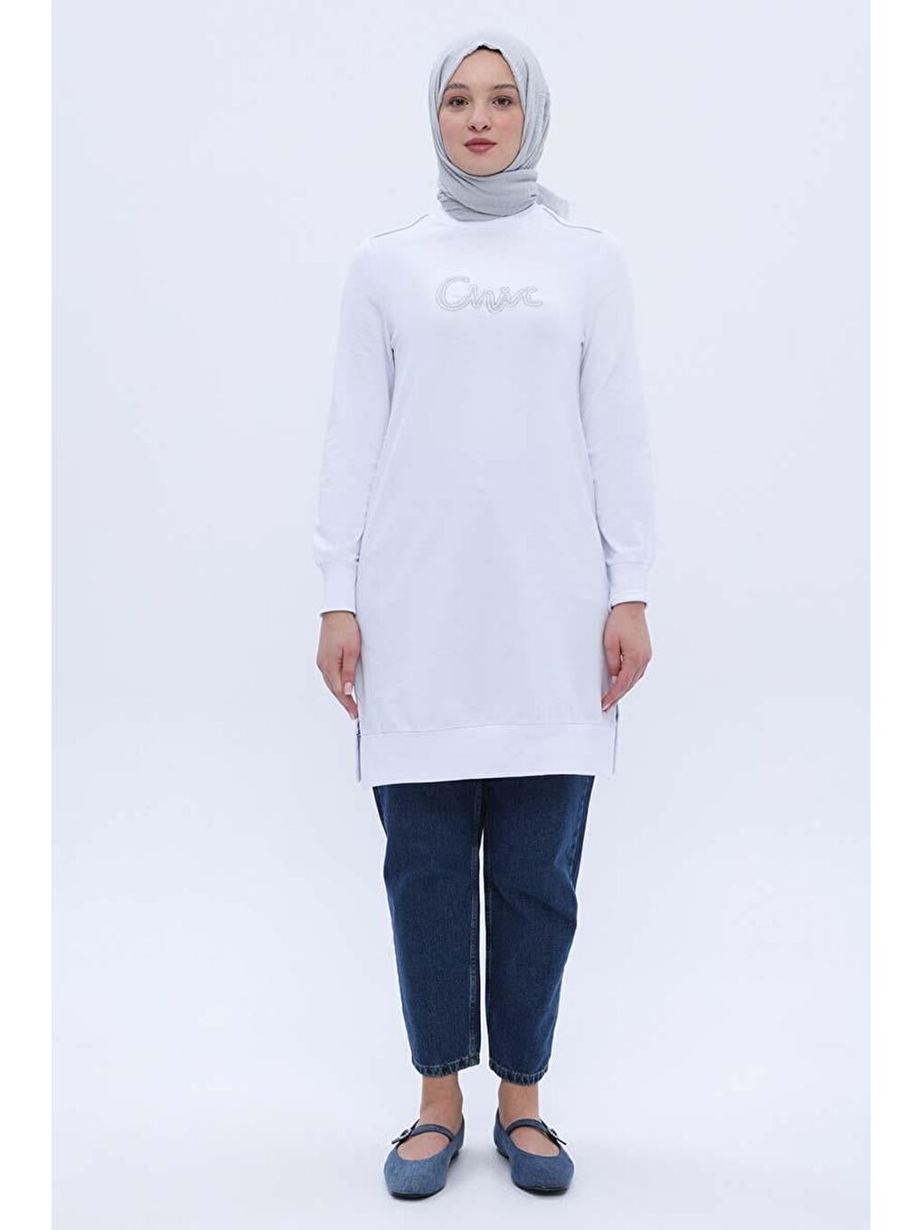 Beyaz-Pamuklu Yandan Yırtmaçlı Nakışlı Sweat Tunik-1