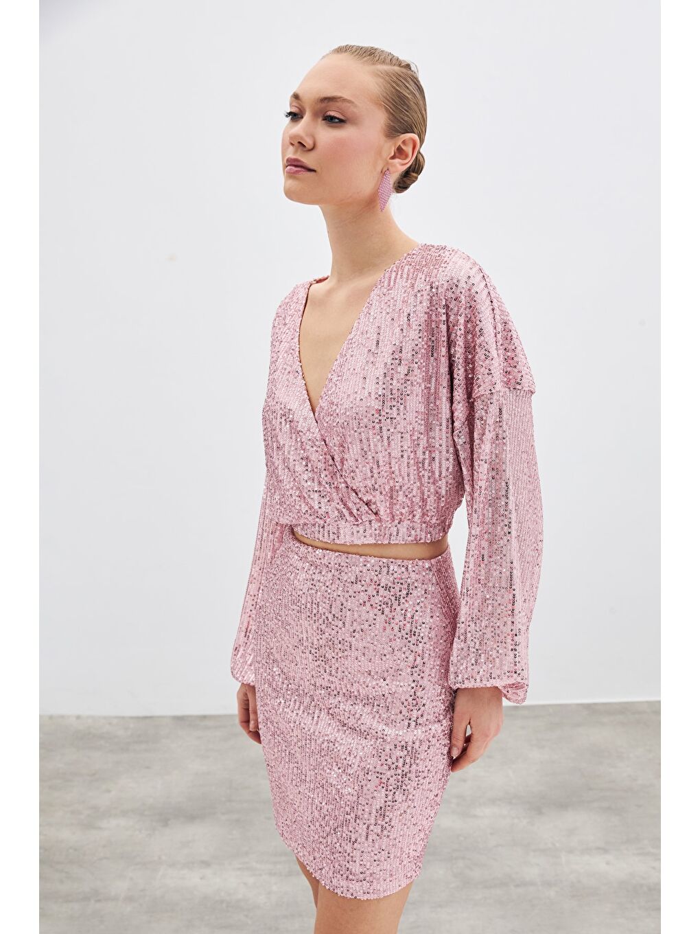 SATEEN Pembe Payetli Kruvaze Bluz - Pudra - 1