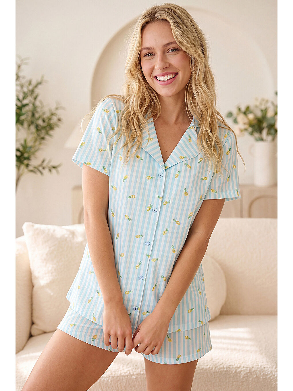 Mavi Pineapple Önden Düğmeli Şortlu Takım