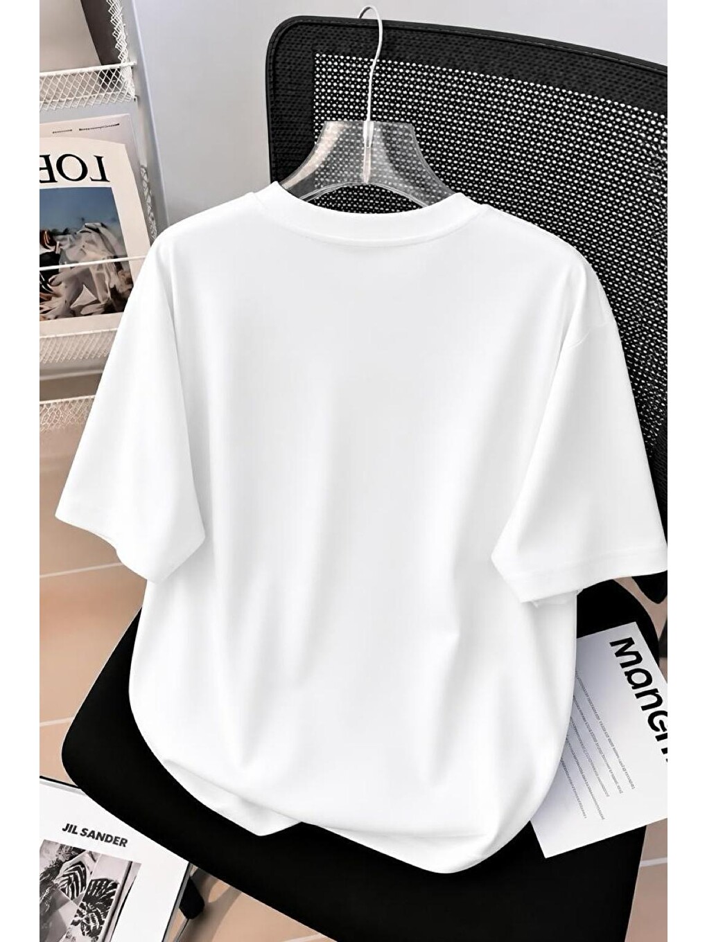 Beyaz Papatya Kanatlı Kelebek Baskılı Oversize Kadın T-shirt-1