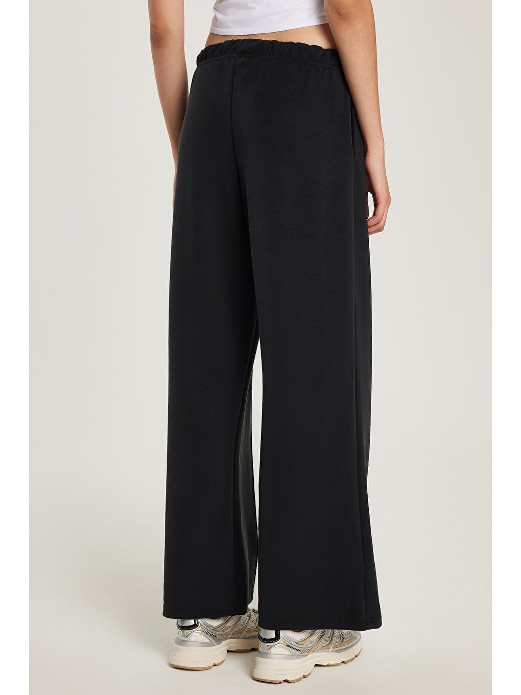 Kadın Modal Kumaş Slim Fit Dar Kesim Beli Lastikli Bağcıklı Siyah Pantolon-4