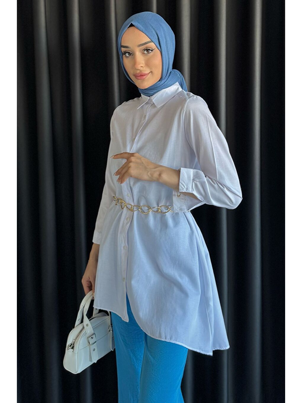 Beyaz Zincir Kemerli Tesettür Tunik