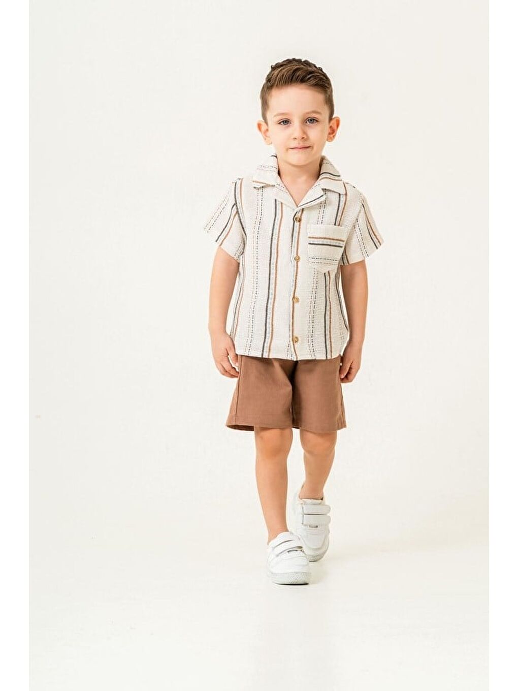 Kahverengi Erkek Çocuk Pamuklu Ekru Çizgili Gömlek Şort Takım-1
