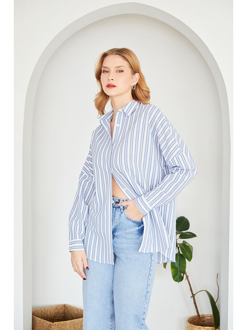 Mavi Çizgili Düğmeli Gömlek-1