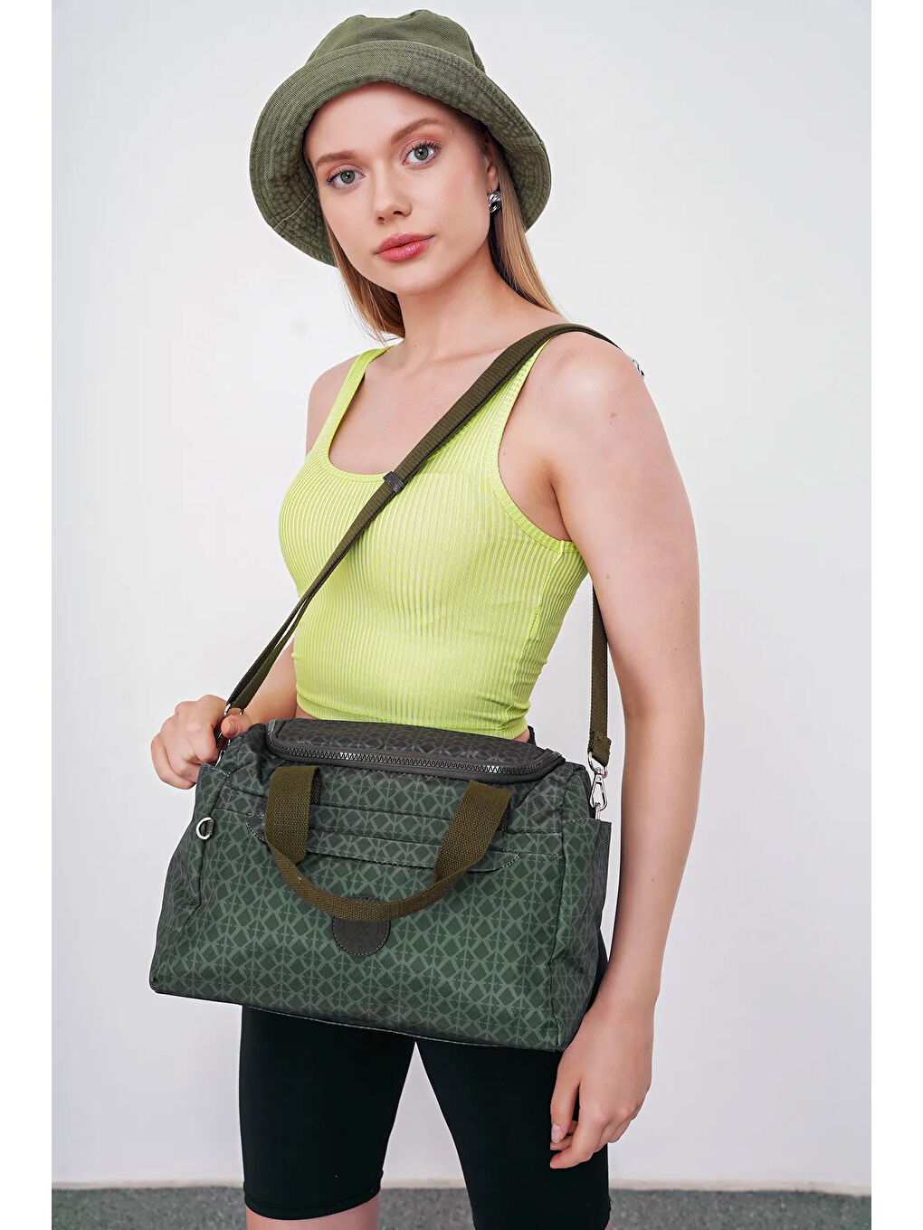 Yeşil Çıkarılabilir Askılı Kadın El Çantası BHPC6012-6