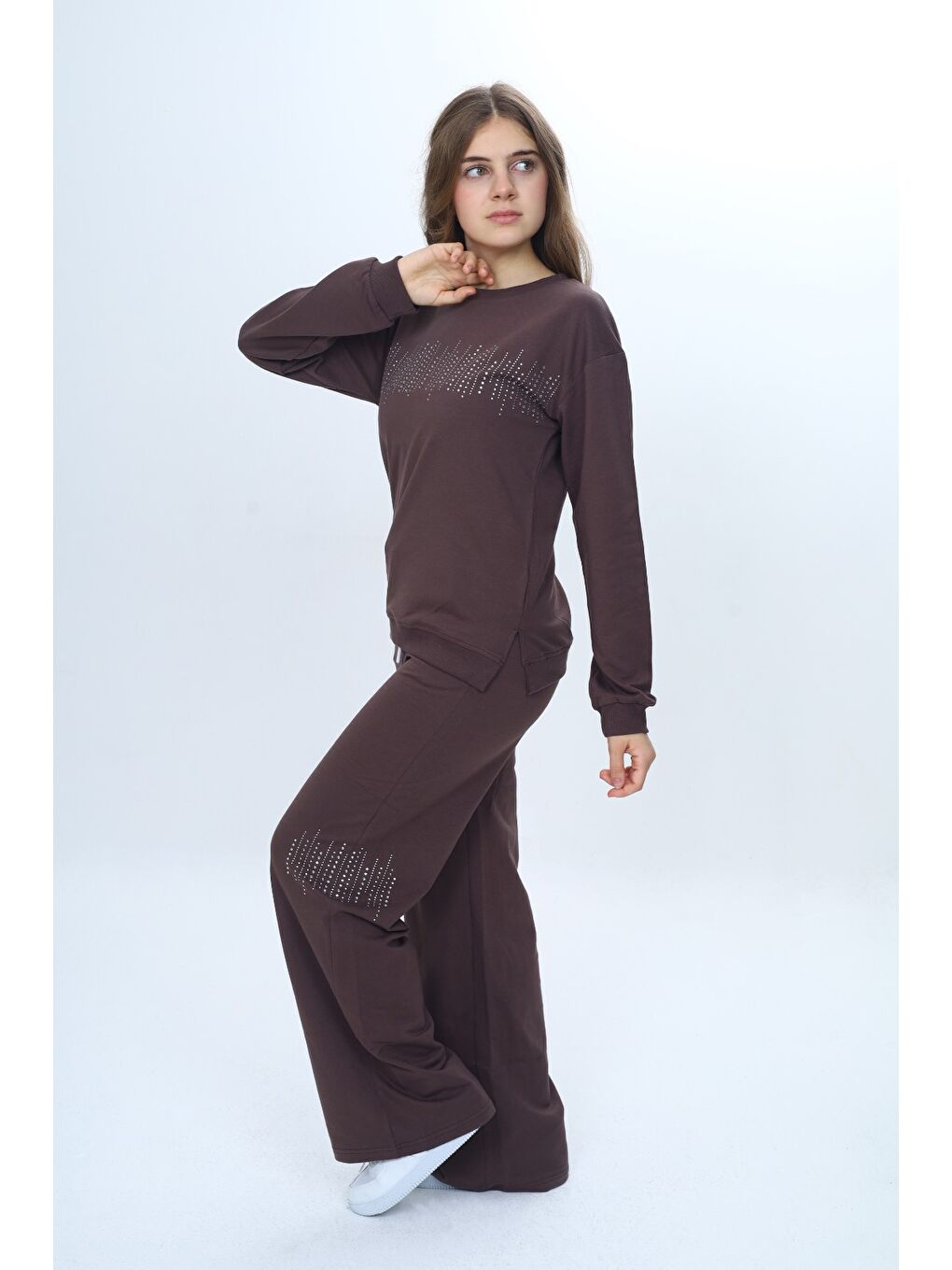 Kahverengi Kız Çocuk 2'li Takım Taş İşlemeli & Bisiklet Yaka Sweatshirt & Bol Paça Cepli Eşofman Altı-2