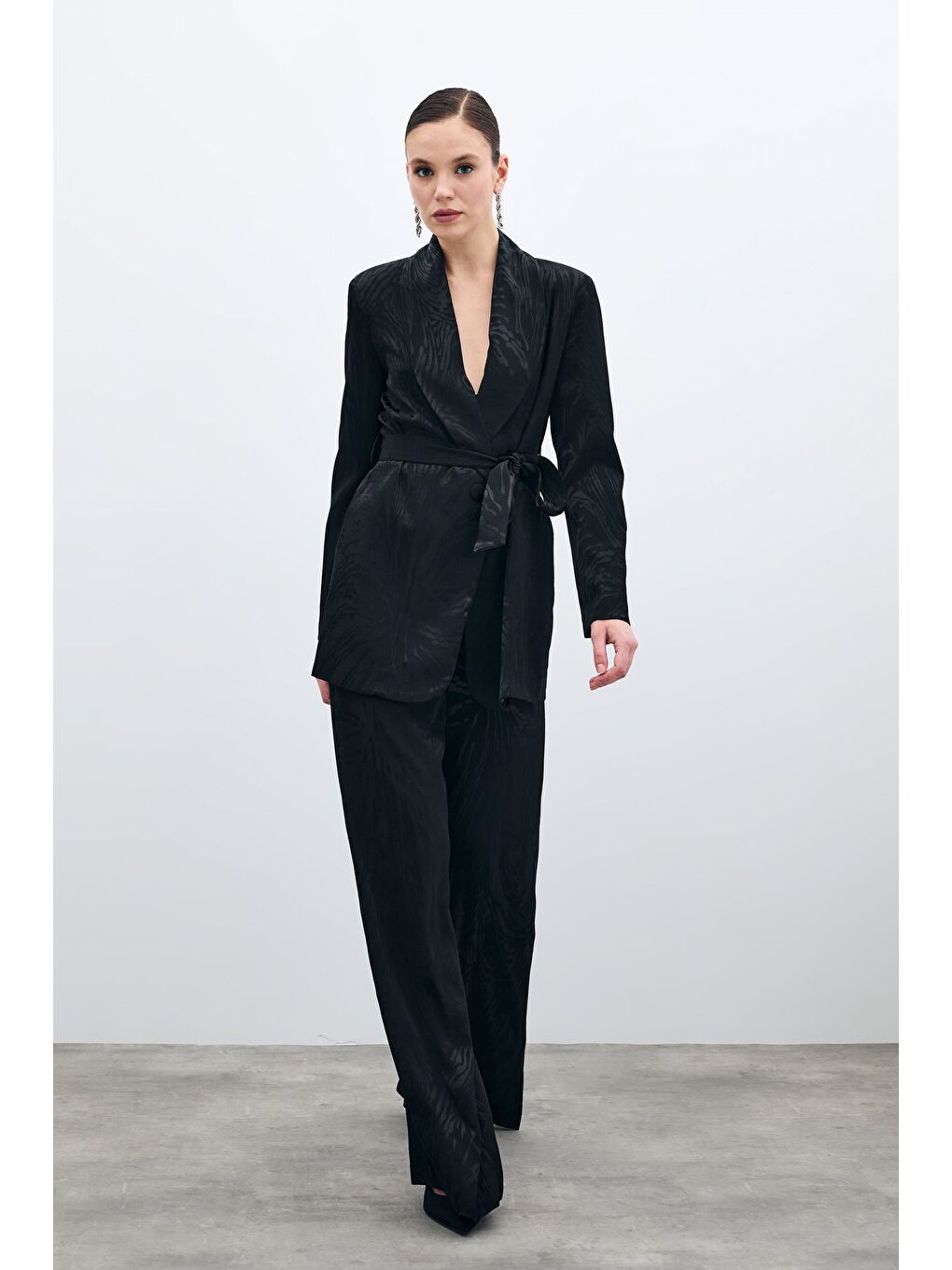 Kuşaklı Desenli Uzun Ceket - Siyah-5