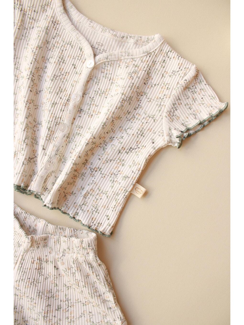 Bej Sarmaşık Baskı Kız Şort Takım-7