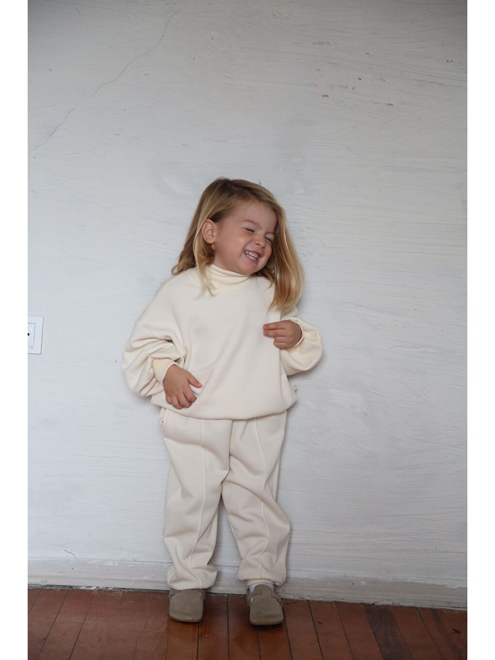 Ekru Mavi Sırt Baskılı Çocuk Eşofman Takımı-3