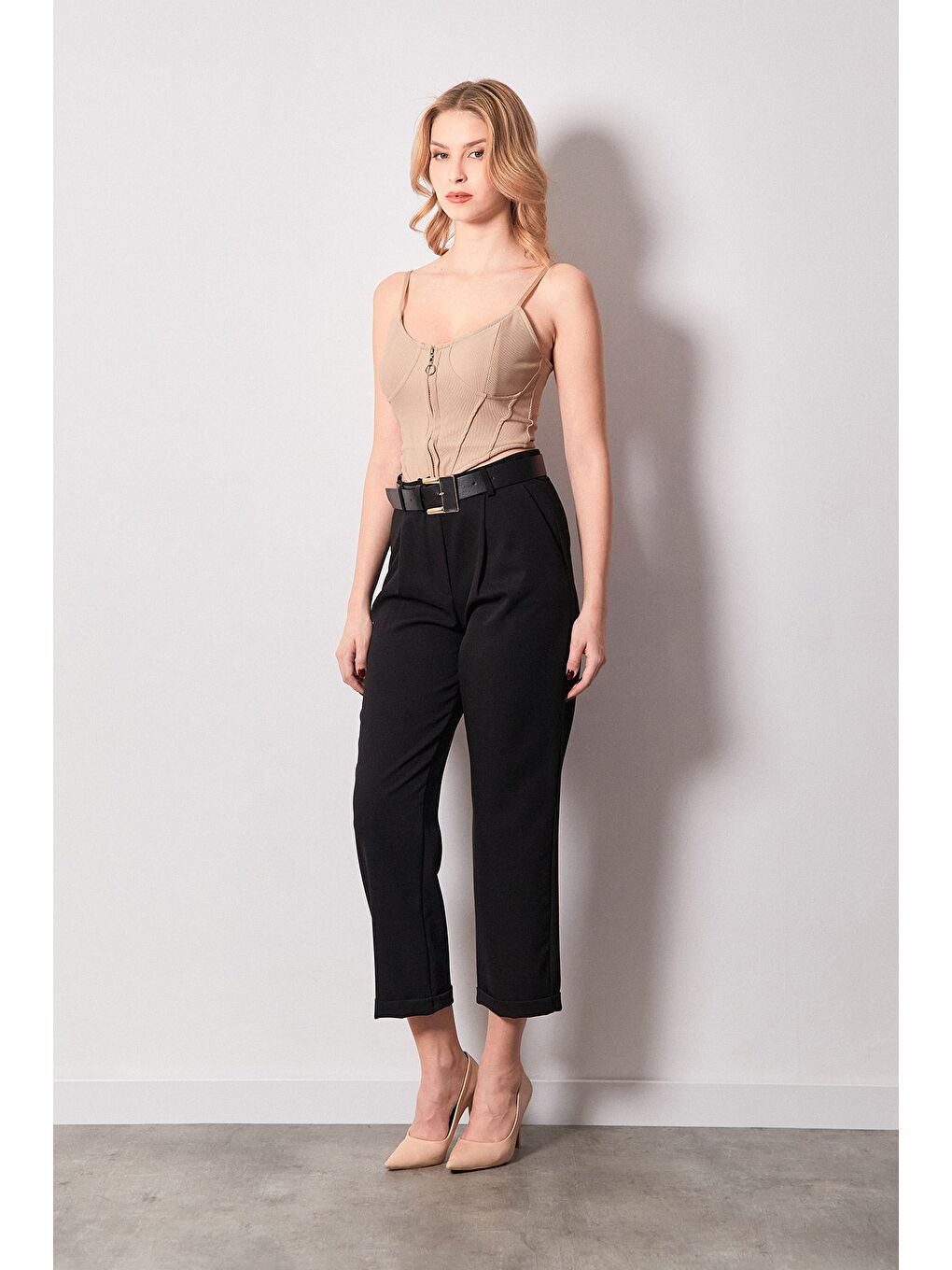 Siyah Beli Kemerli Duble Paça Kumaş Pantolon-1