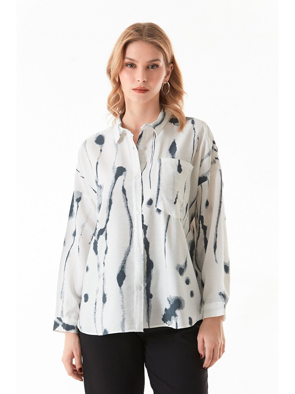 Ekru Batik Desenli Tek Cepli Oversize Gömlek-3