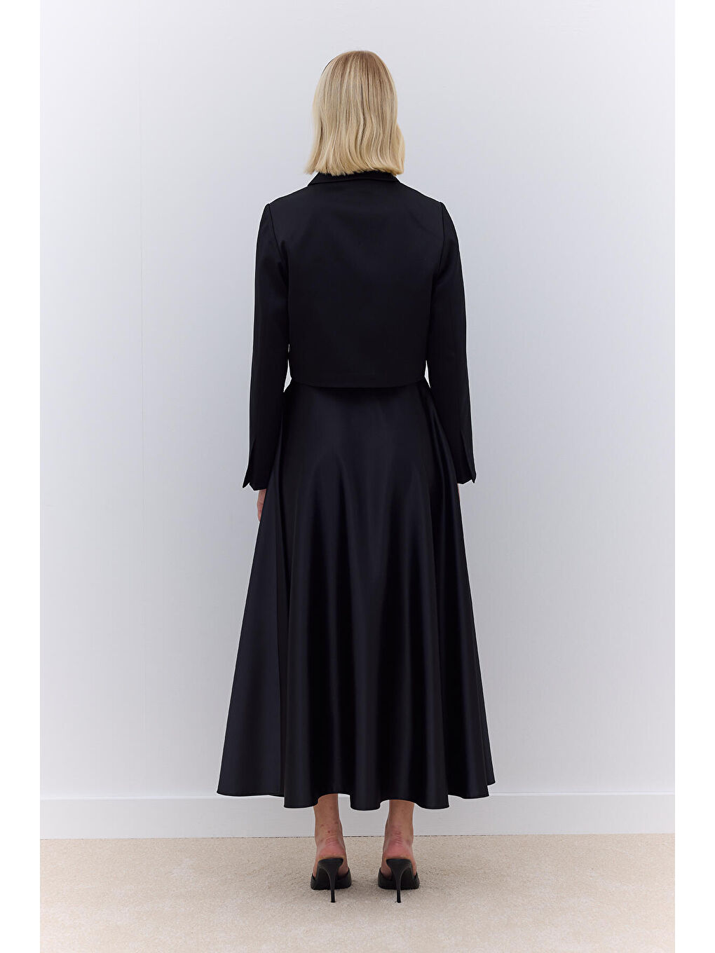 Saten Kısa Blazer Ceket Siyah-4