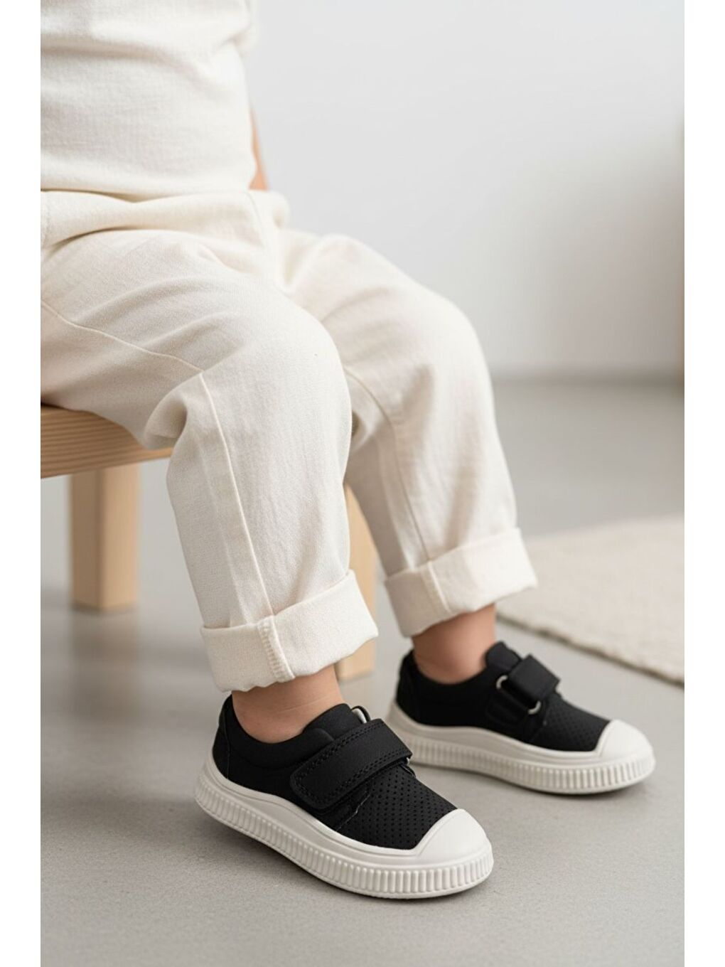 Siyah ORTOPEDİK ERKEK Çocuk CIRT CIRTLI SPOR AYAKKABI