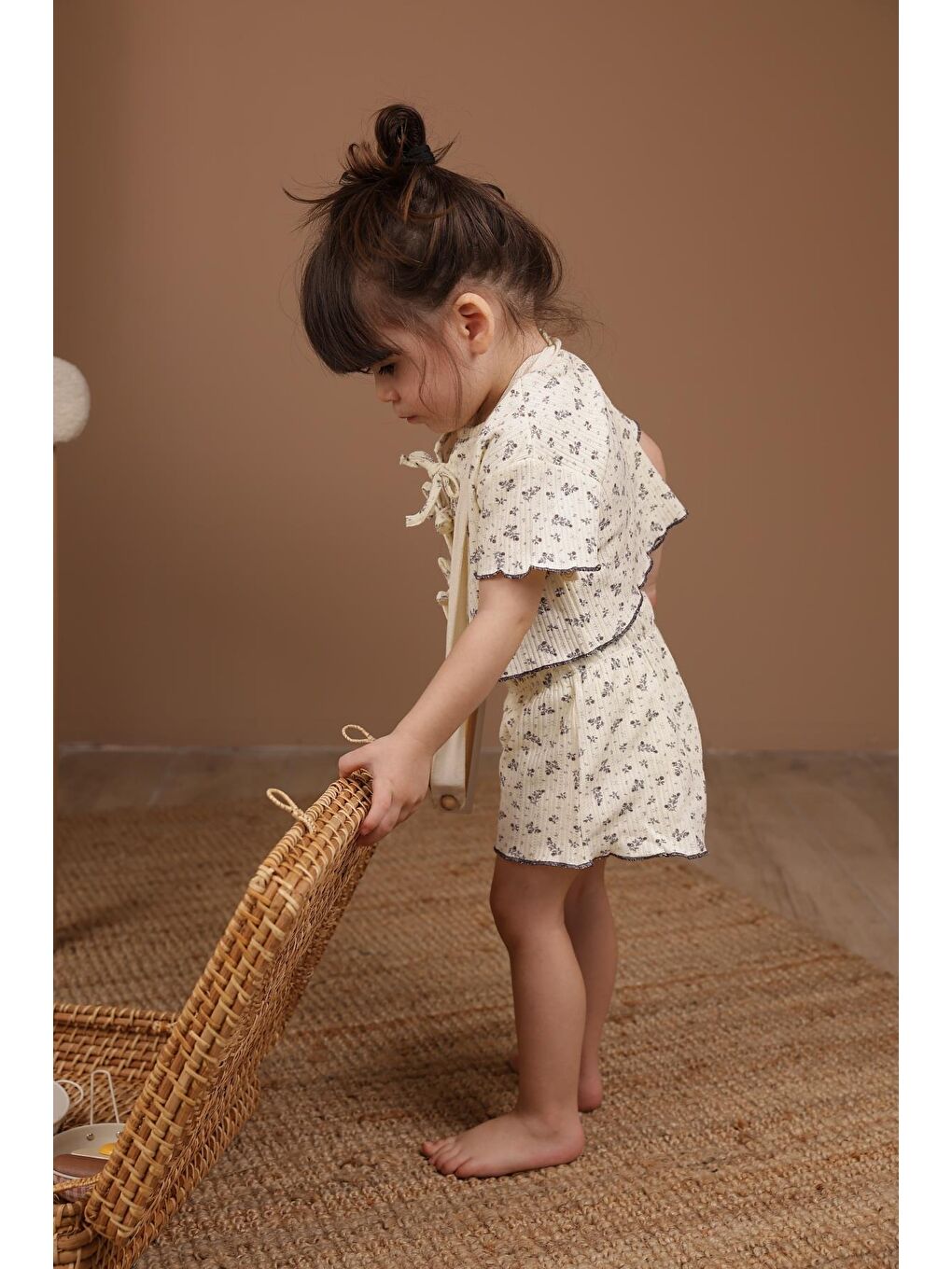 Ekru Bağcıklı Dal Desenli Kız Şort Takım-3