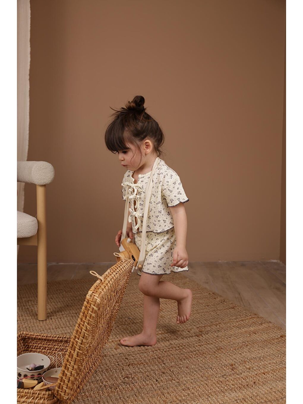 Ekru Bağcıklı Dal Desenli Kız Şort Takım-5