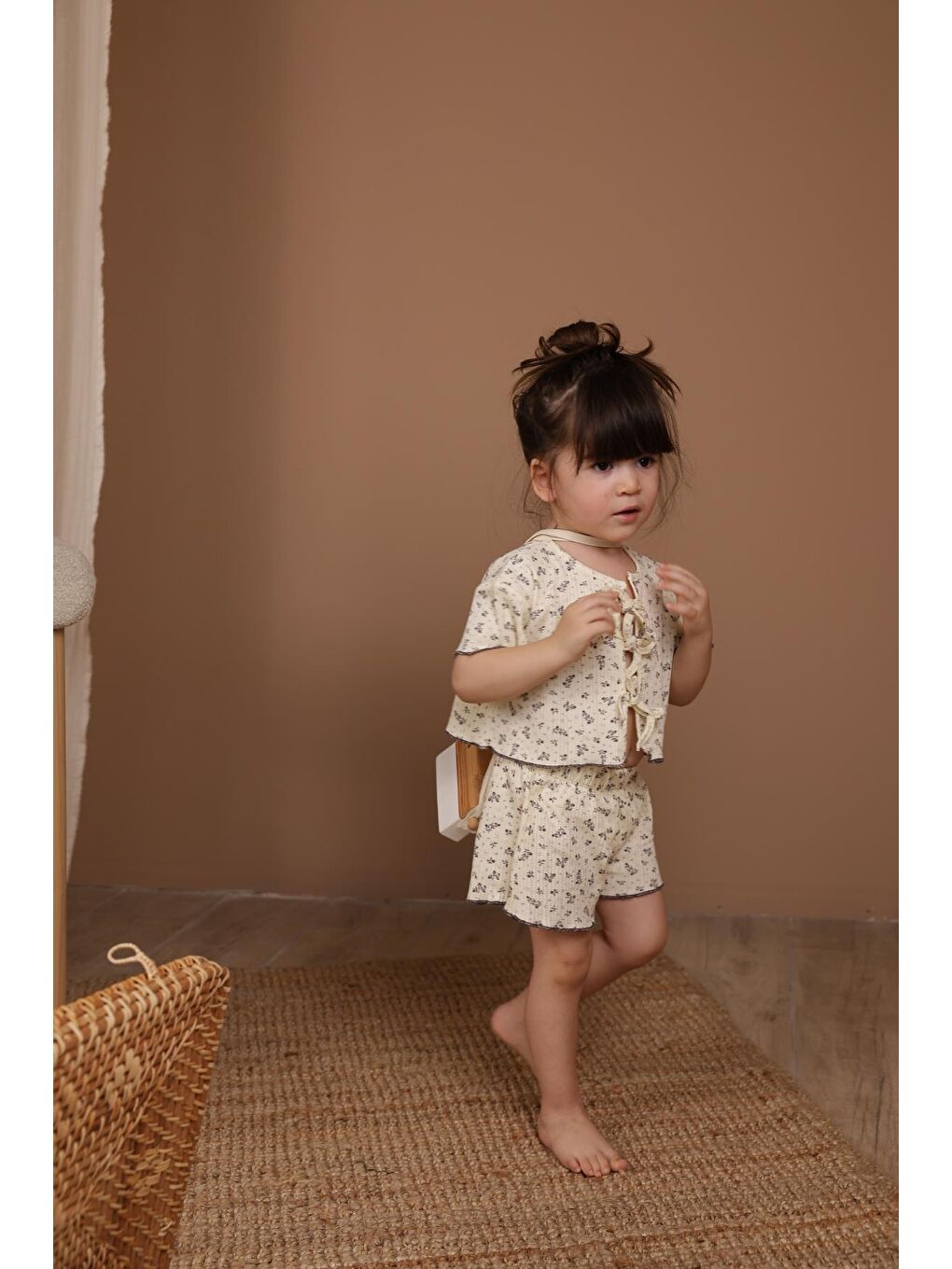 Ekru Bağcıklı Dal Desenli Kız Şort Takım-6