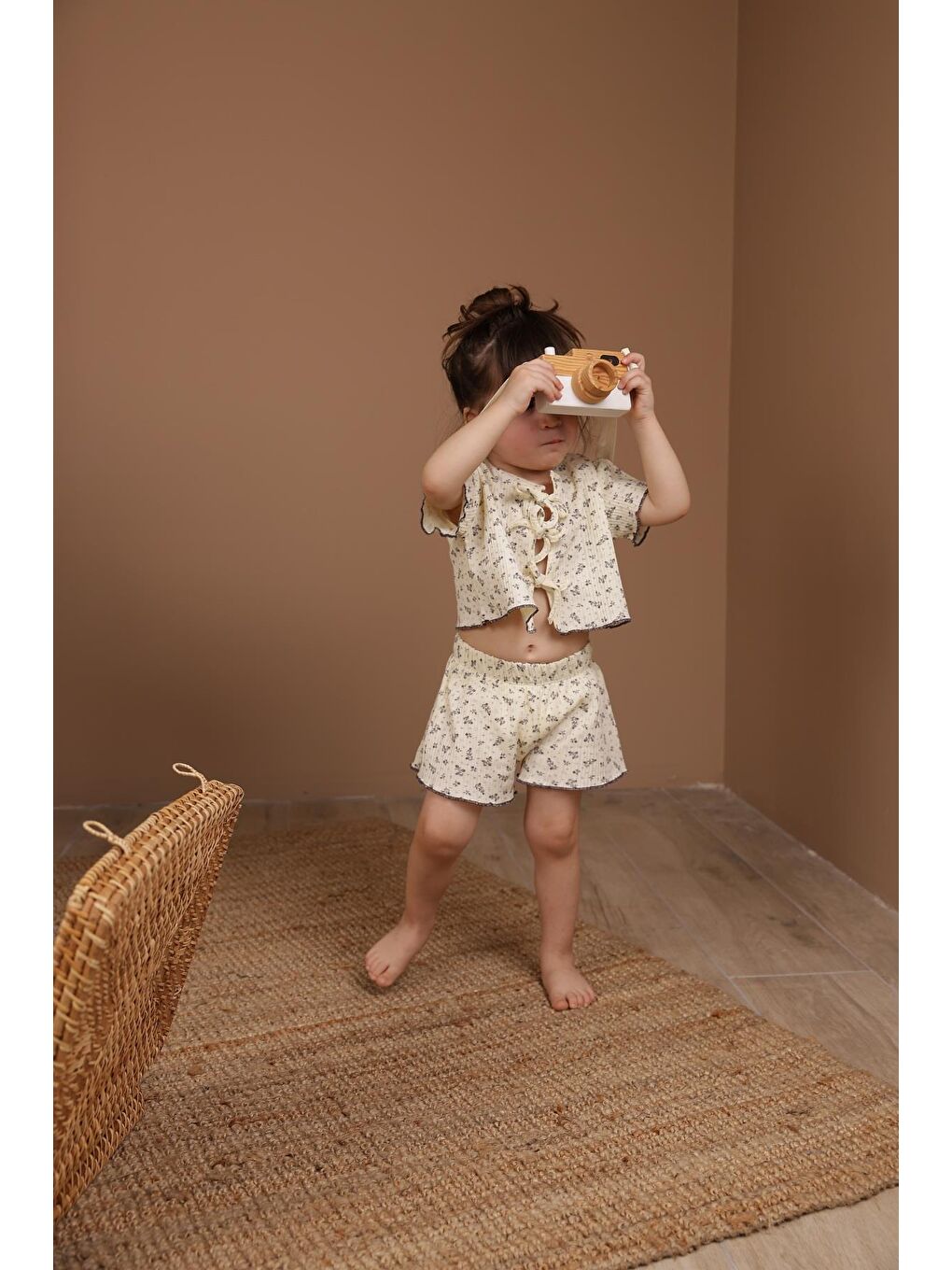 Ekru Bağcıklı Dal Desenli Kız Şort Takım-7