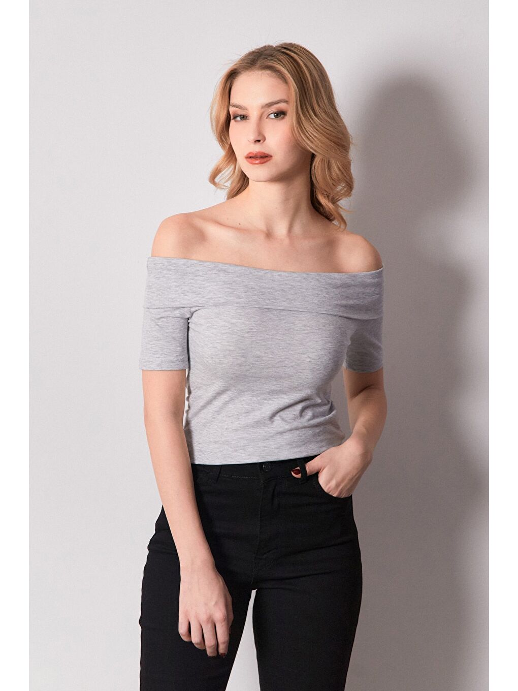 Gri Basic Madonna Yaka Bluz