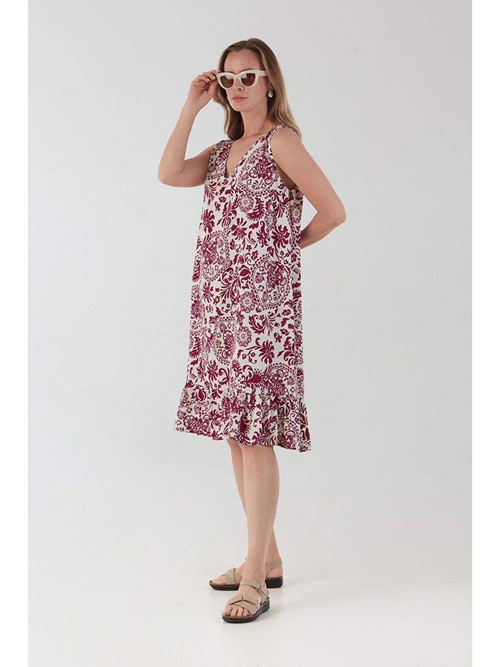 Bordo Şal Desenli V Yaka Pileli Salaş Elbise