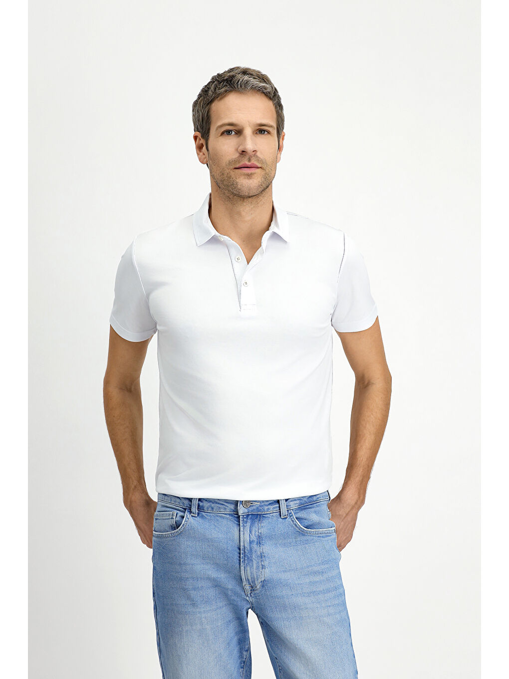 Beyaz Slim Fit Dar Kesim Pamuklu Polo Yaka Tişört