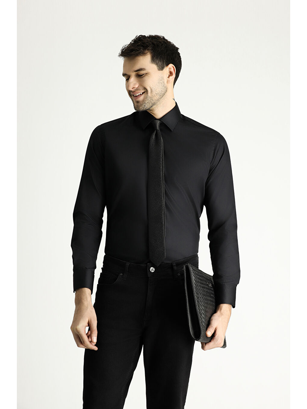 Siyah Uzun Kol Slim Fit Dar Kesim Pamuklu Non Iron Saten Klasik Gömlek