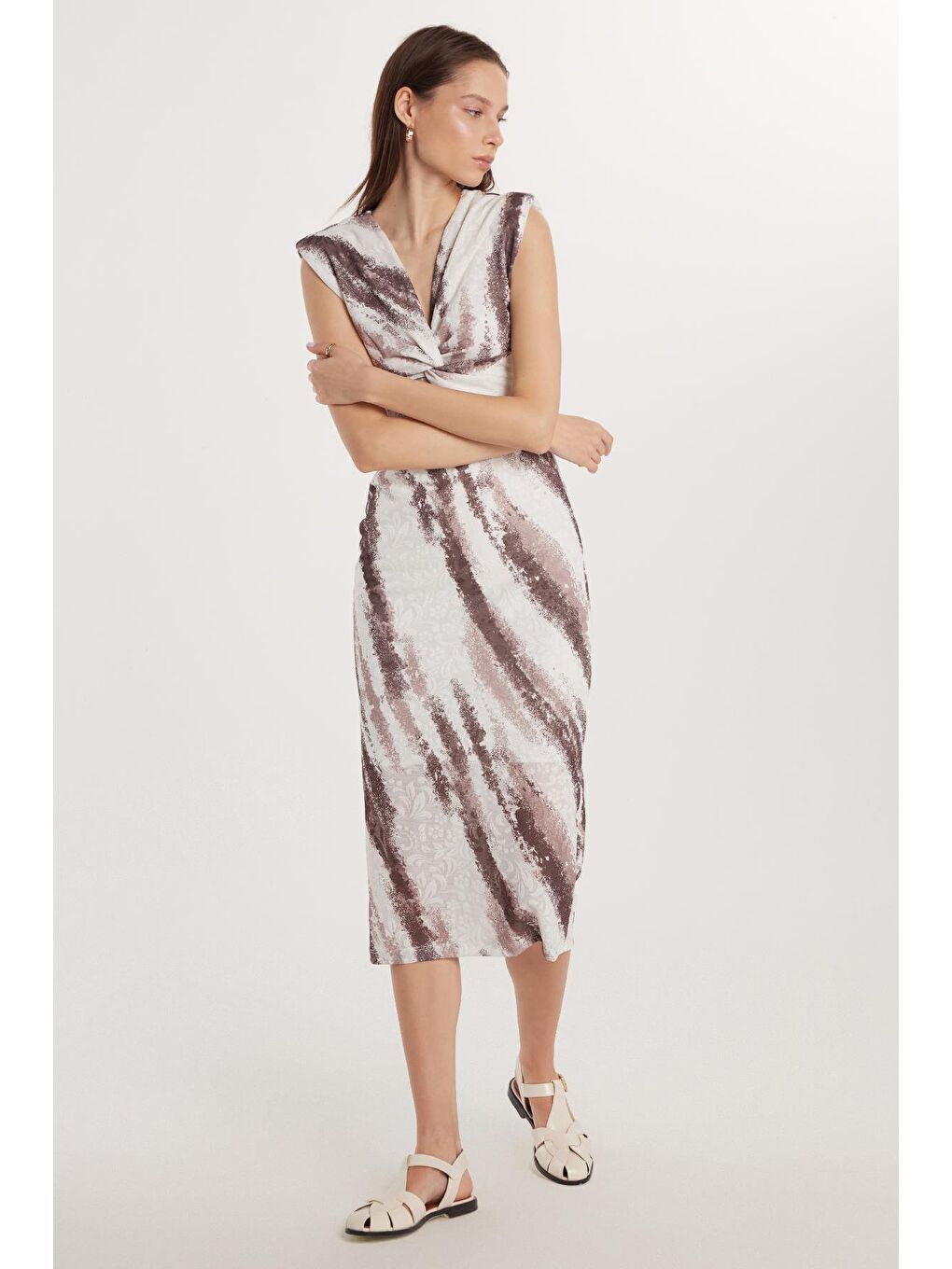 Karışık Kadın Slim Fit Dar Kesim Kolsuz V Yaka Midi Boy Elbise-1