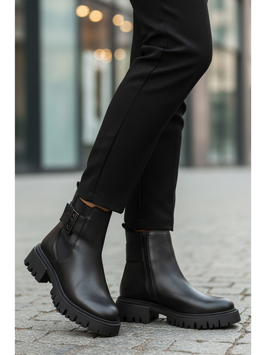 Siyah Hakiki Deri İçi Polarlı Kaymaz Kadın Bot 23783-1 Z-2