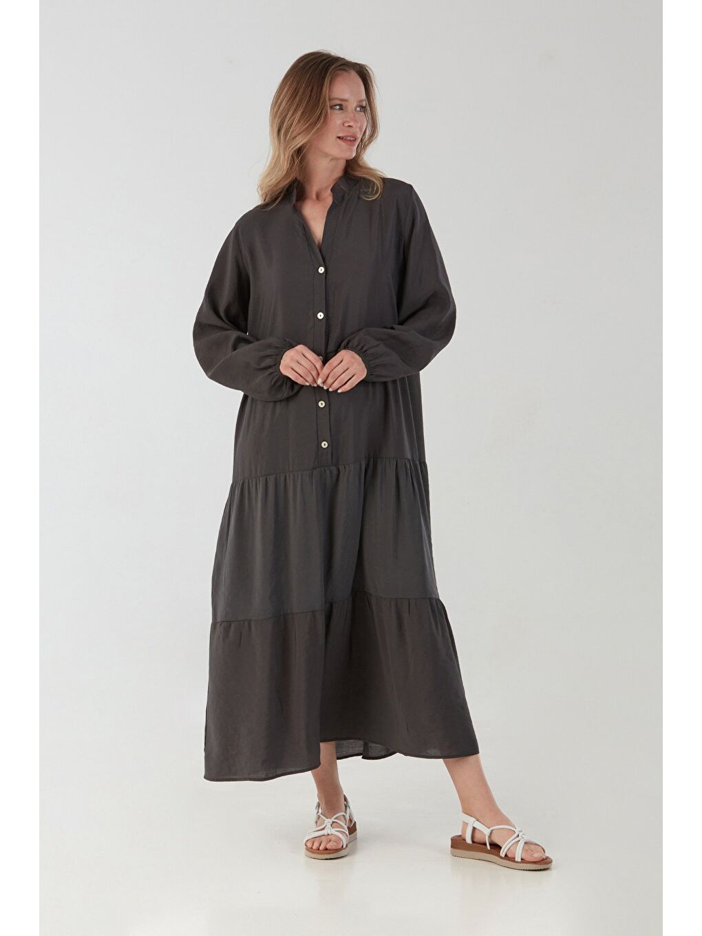 Gri Fullamodest Kolları Lastikli Dik Yaka Elbise-1